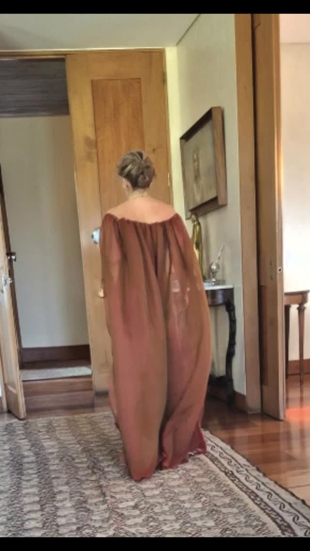 Mi querida Maria Emilia Vergara una véz más con un haute-couture de mi autoría,  increible, feliz, guapa, magnifica, me fascina crear piezas únicas para tí, ambos sabemos de nuestra complicidad a la h