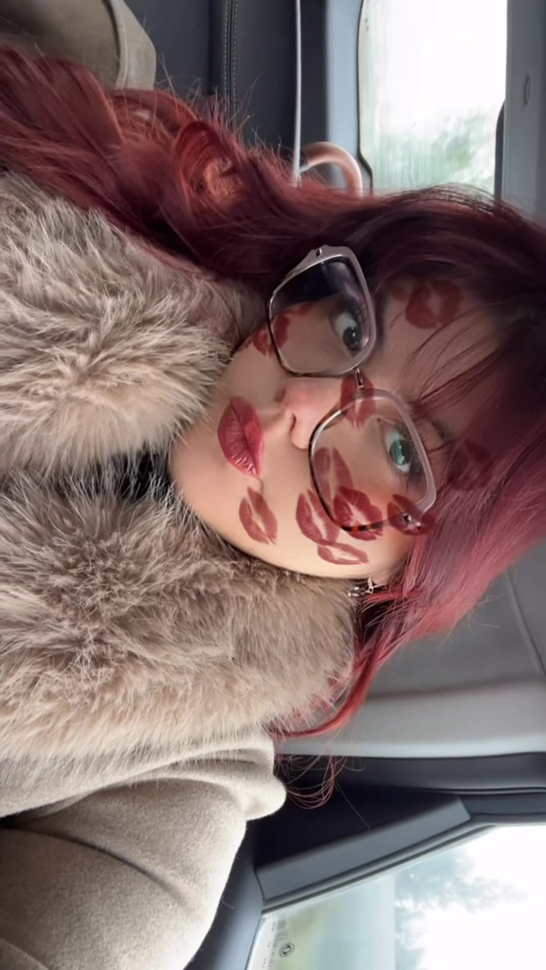 Está es la técnica que utilizo yo para que el rubor me dure todo el día, ya sabías este truco ?✨🤭
Los rubores que utilicé ambos son de @cyzone_oficial
#tipsdebelleza #ruborenbarra #tecnicasdemaqui