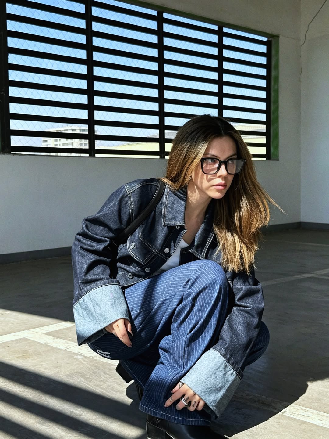 Total denim ⭐️ 
Shoes @viauno_chile @viaunooficial 
Bag @lancaster 
Outfit @sheinofficial @shein_chile 

#totaldenim #outfit #sheingals #ootd