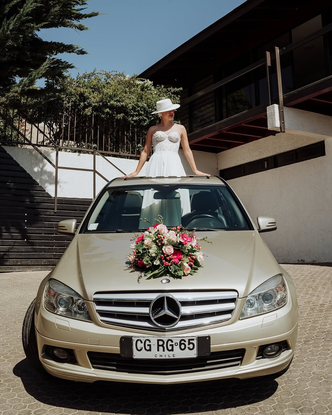 ⚜️Comodidad, elegancia y belleza⚜️

Lanzamiento de nuestro auto by Pulperia del Carmen novias 👰‍♀️

@flores_y_bodas 
@escuela_elegance / @ferr.jz 
@javijerefotografia 

Reservas con anticipación 
Con