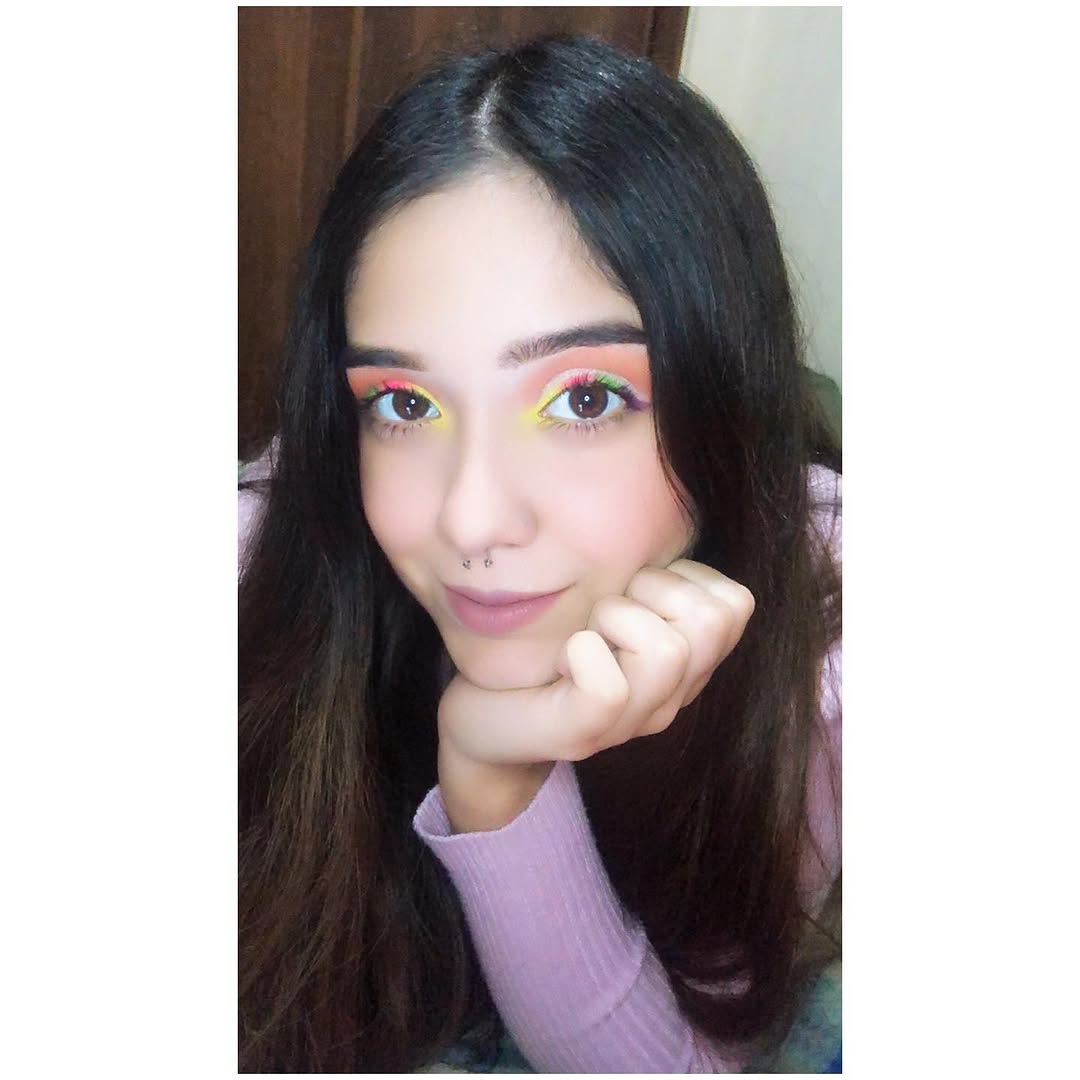 Un maquillaje bonito🌙para mi modelo más bonita🥰.