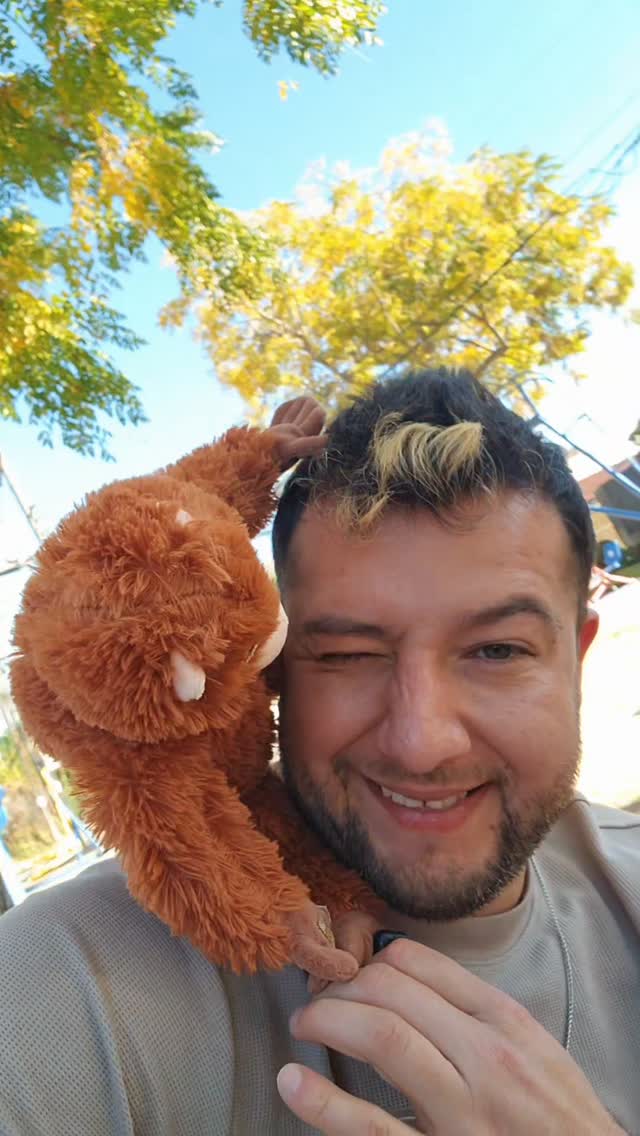 La valentía no siempre llega como un impulso o con claridad. La mayoría de las veces es atreverse a iniciar un pequeño gesto colo enviar un correo, escribir una frase o un probemos a ver que pasa...
N