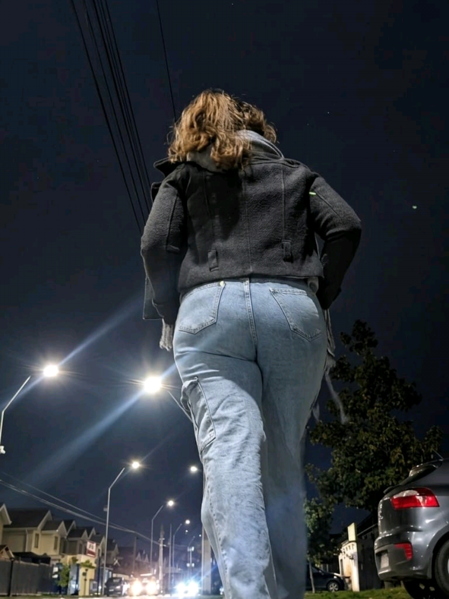 Caminata nocturna, pensamientos profundos 😅
Buenas noches 🌙
.
.
.
#parati #fyp #caminata #noche #outfitinvierno